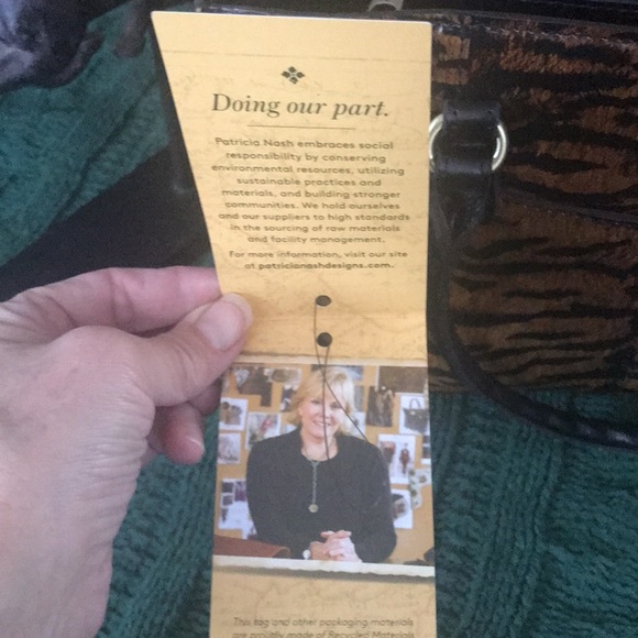 Brand New Patricia Nash Tiger 🐅 Purse with tags attached 🤗 - Picture 7 of 7